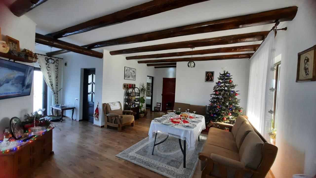 Casuta Din Deal Târgu Neamț Buitenkant foto