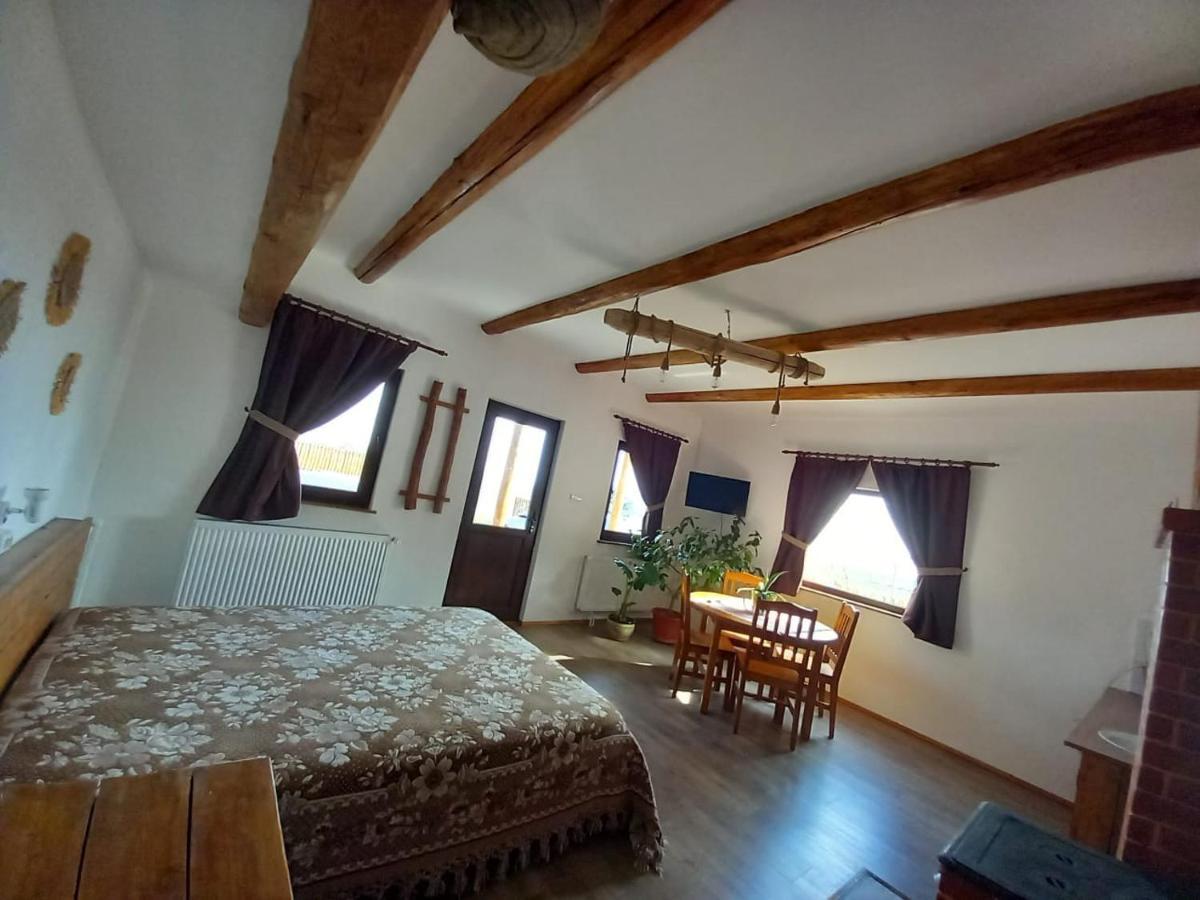 Casuta Din Deal Târgu Neamț Buitenkant foto