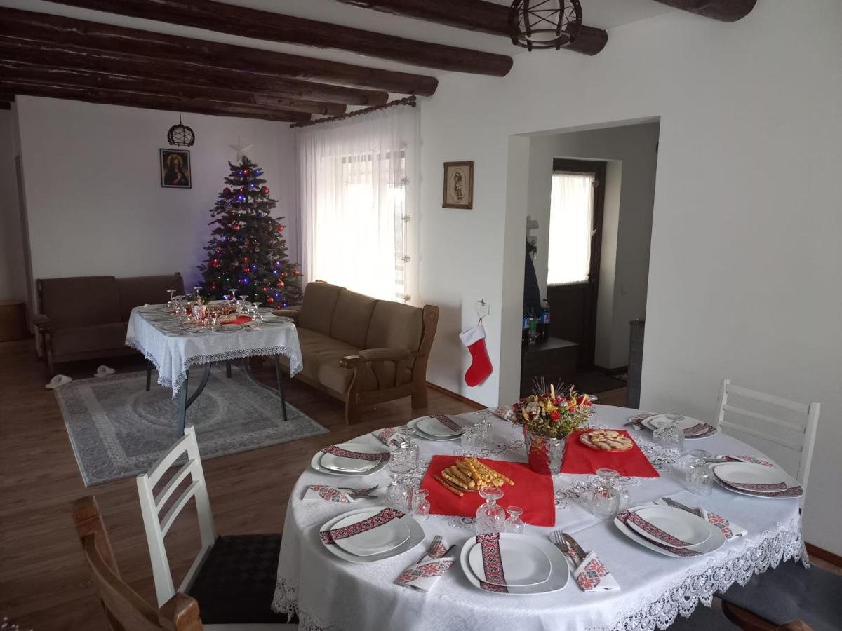 Casuta Din Deal Târgu Neamț Buitenkant foto