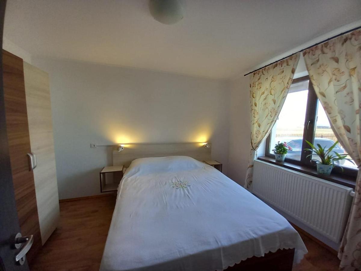 Casuta Din Deal Târgu Neamț Buitenkant foto