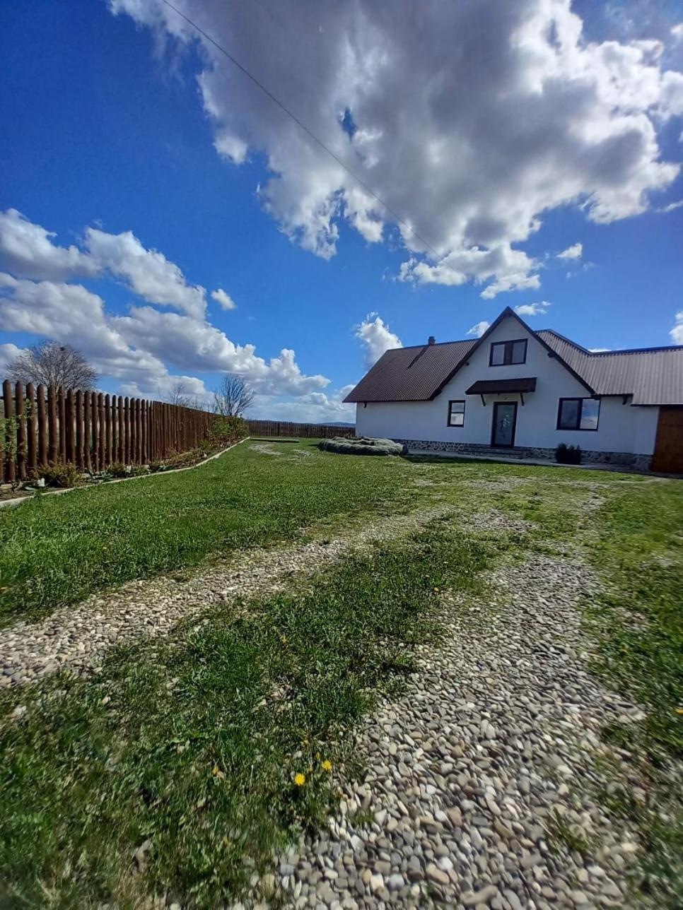 Casuta Din Deal Târgu Neamț Buitenkant foto